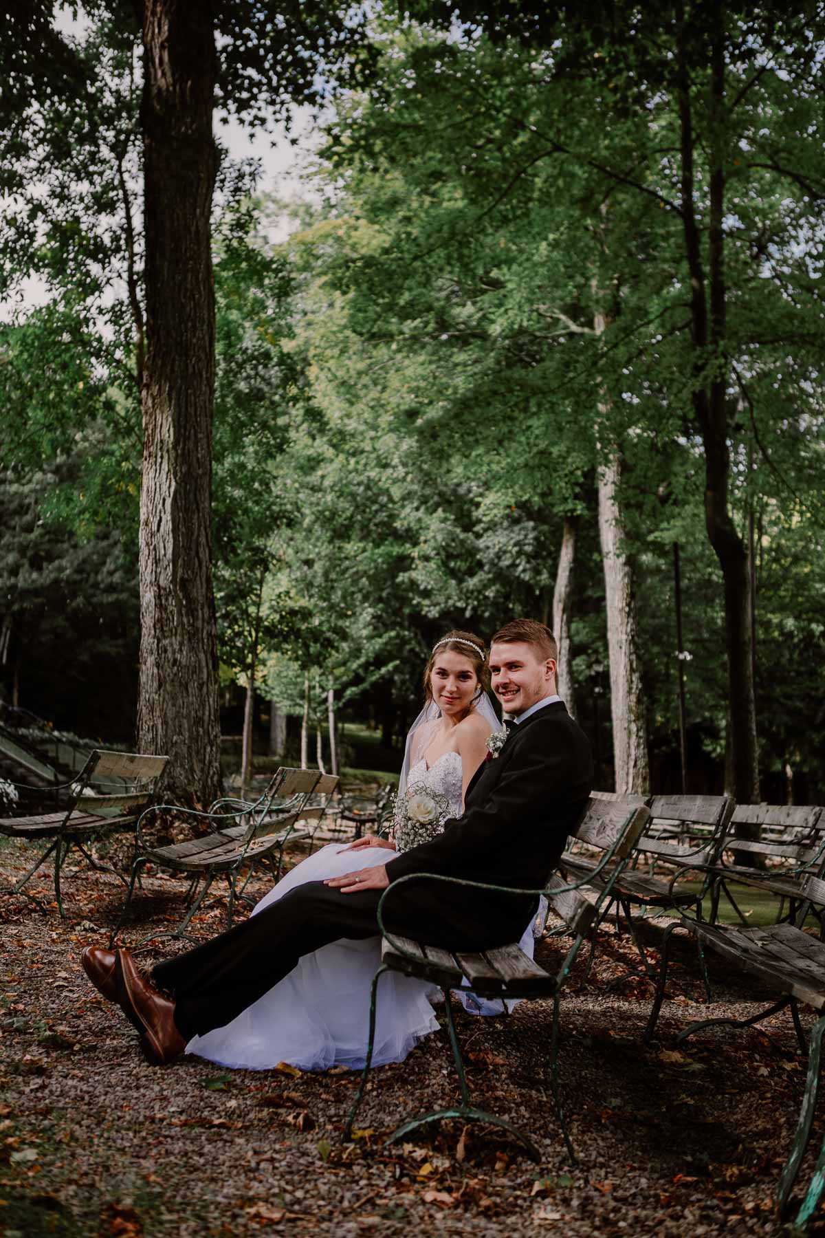 mariage intime au québec en automne banc