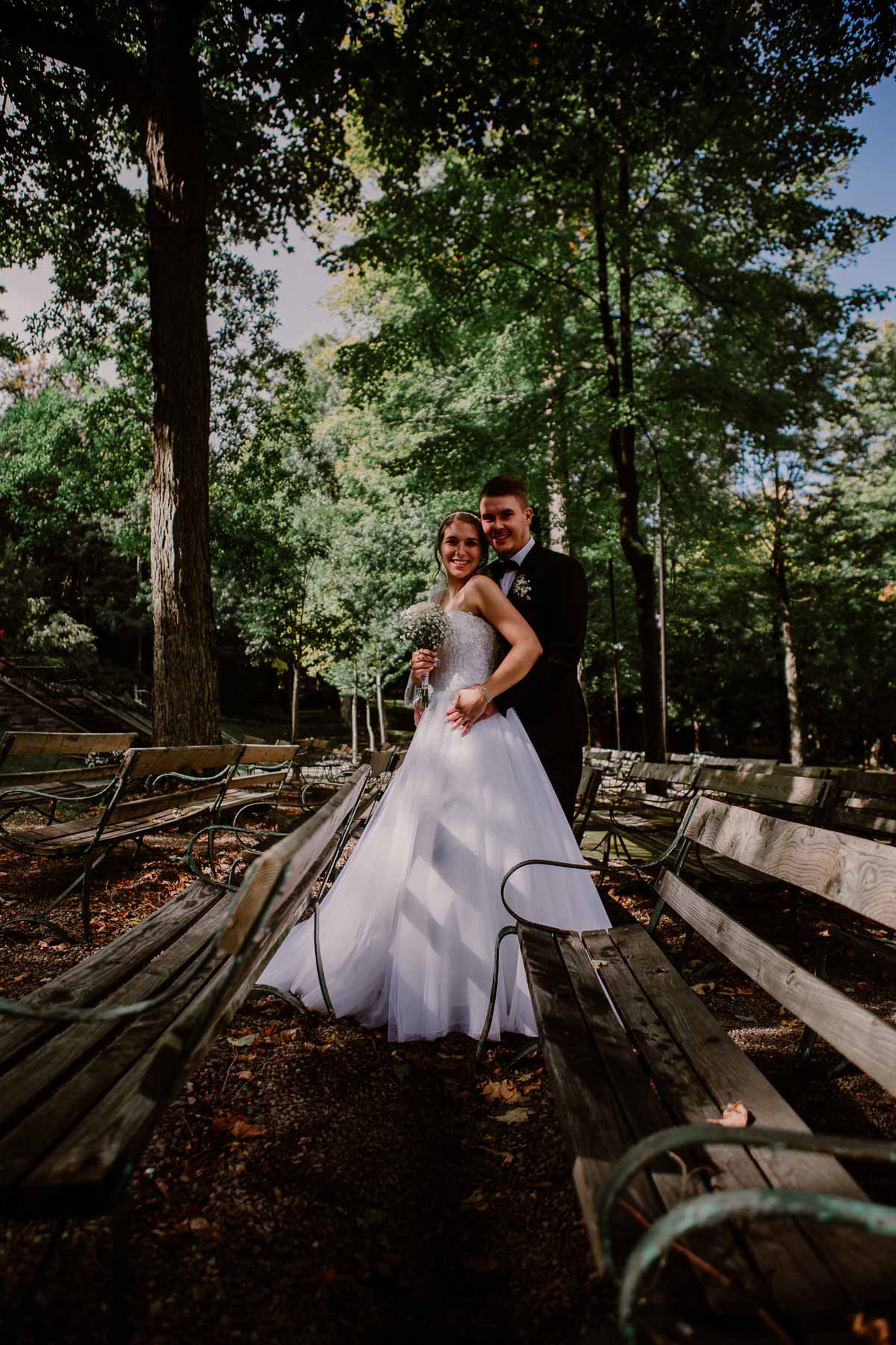 mariage intime au québec en automne debout